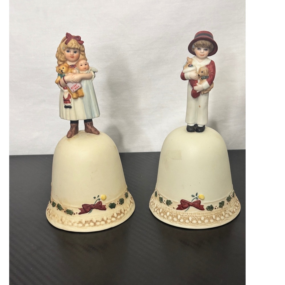 Jan Hagara Royal Orleans Christmas Bells Carol & Chris Limited Edition 1986 Set